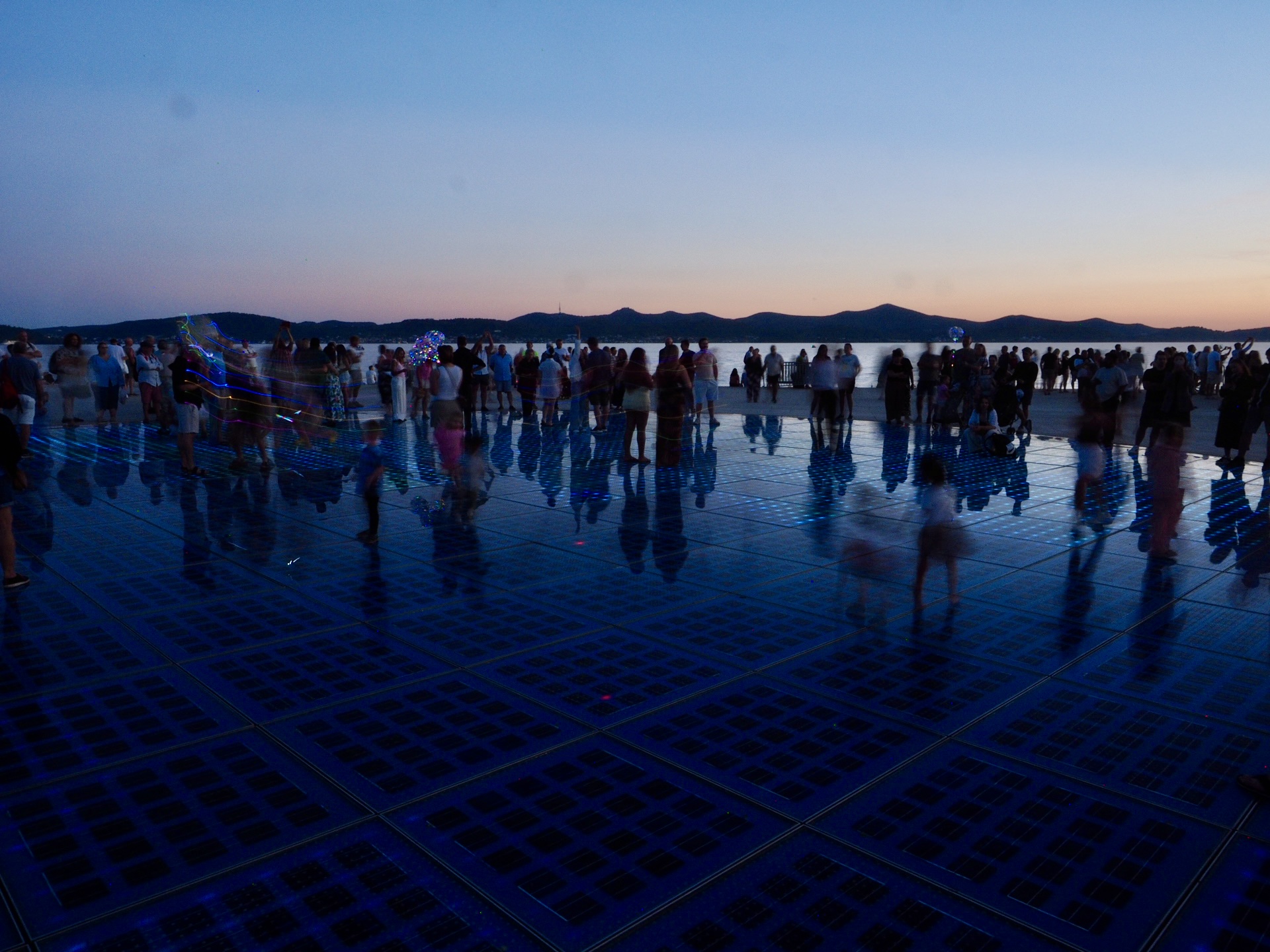 Zadar bei der Sonnenscheibe am Meer